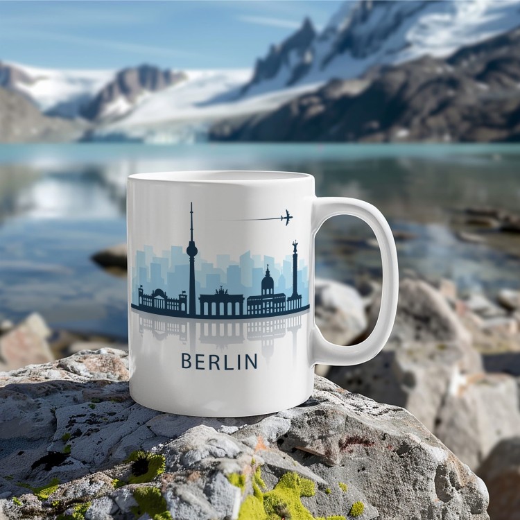 Kubek Berlin City Break z trabantem.jpg