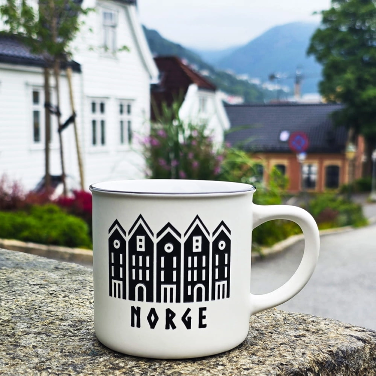 Kubek-Biały-Retro-Norge-Bergen-Norwegia