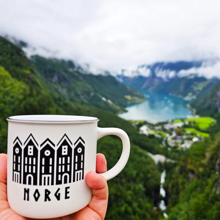 Kubek-Biały-Retro-Norge-Bergen-Norwegia